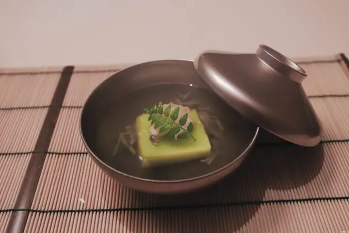 【香川】座擁高松市街美景 喜代美山莊花樹海