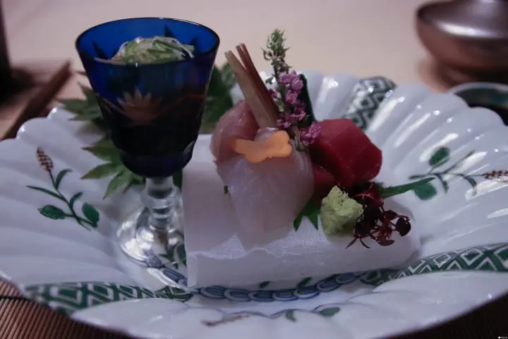 【香川】座擁高松市街美景 喜代美山莊花樹海