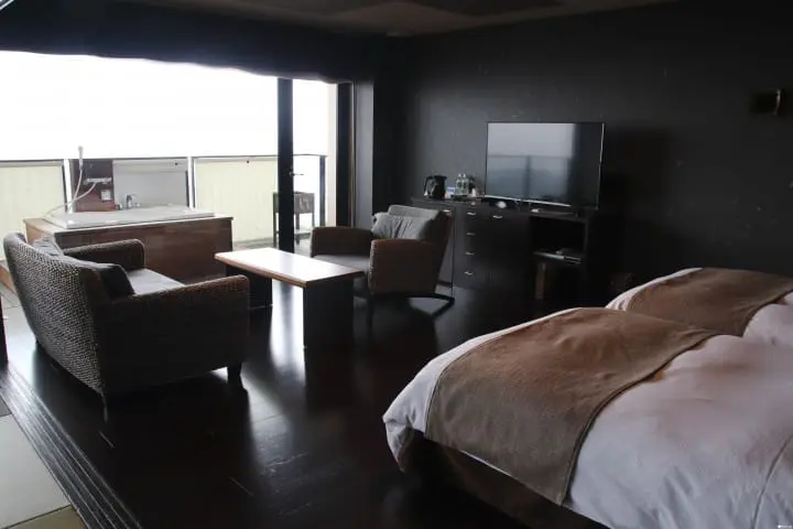 【香川】座擁高松市街美景 喜代美山莊花樹海