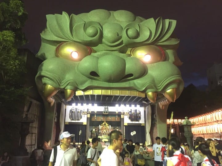 『大坂』难波八坂神社巨型狮子殿 吸厄运纳福气