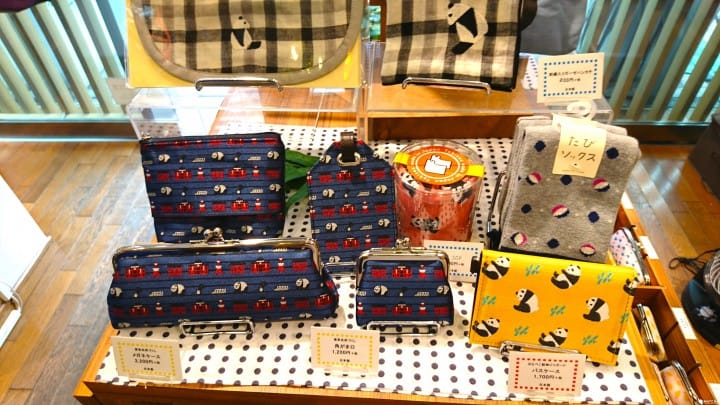 新宿駅すぐ「にっぽんCHACHACHA」は全国選りすぐりのお土産が揃うショップ