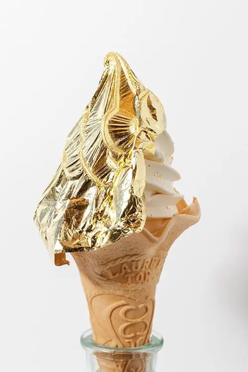用一只冰淇淋的时间来当土豪！豪气万千的金箔冰淇淋。