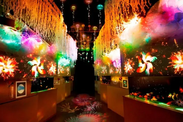 把握夏天的尾巴！来品川水族馆看结合数位艺术的“花火”海洋世界！