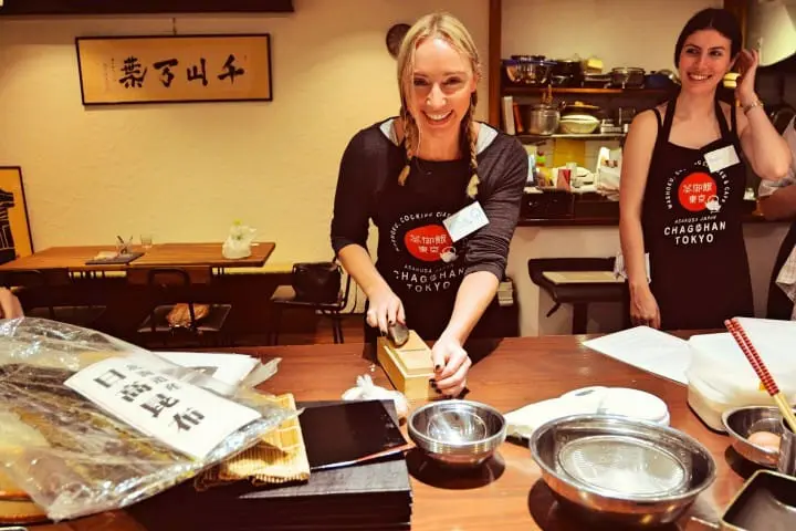 東京茶御飯_鰹節削り