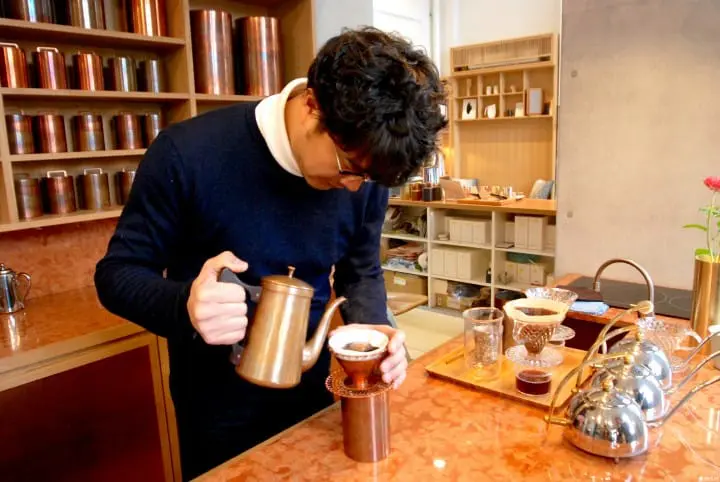 【Kaikado Café 】京都市電舊車庫遇見茶筒老舖 傳遞職人態度的開化堂咖啡