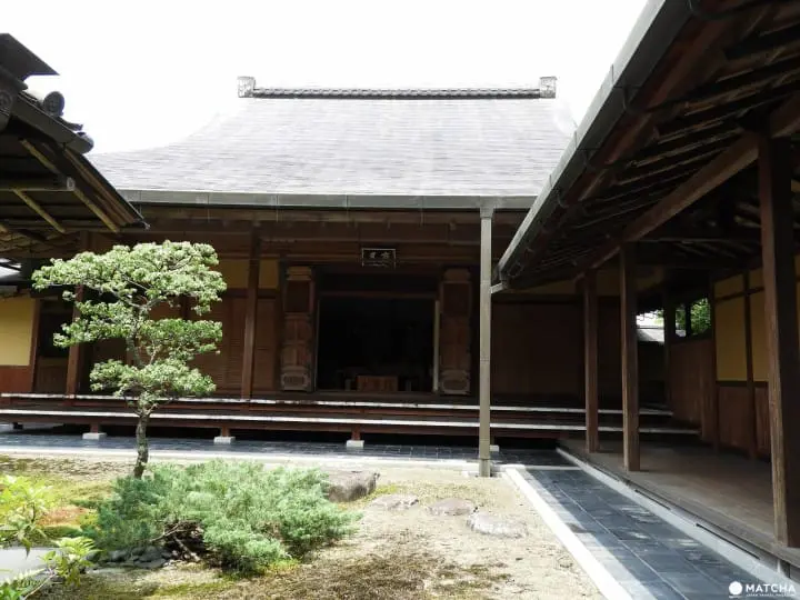 【奈良県】慈光院でお茶のおもてなしと庭園を楽しもう