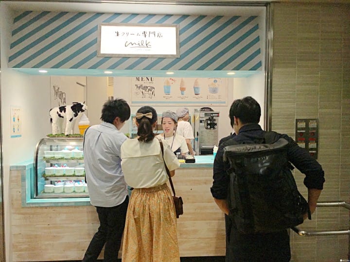 生奶油专门店 点餐区