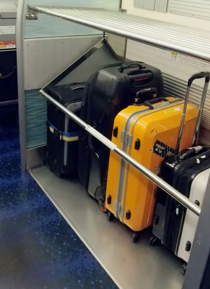 จากสนามบินนาริตะไปโตเกียว ถูกและดีมีที่ Skyliner!