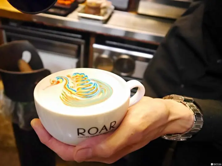 彩虹拉花咖啡天鹅完成