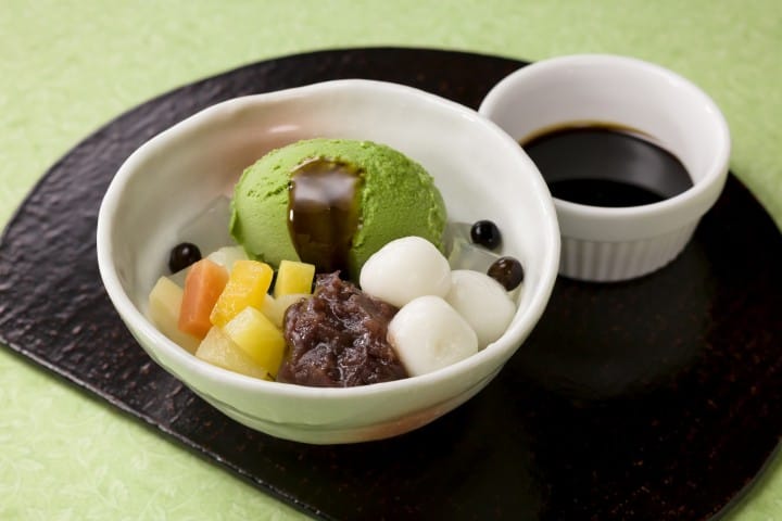 宇治抹茶のクリームあんみつ