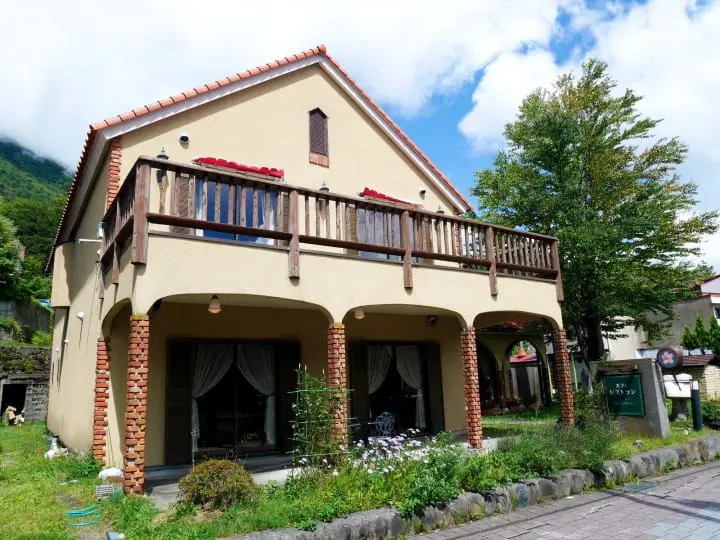 นิกโก้ไม่ได้มีแค่วัด! ชมธรรมชาติสวยงามและประวัติศาสตร์รอบทะเลสาบชูเซนจิกับน้ำตกเคะกง