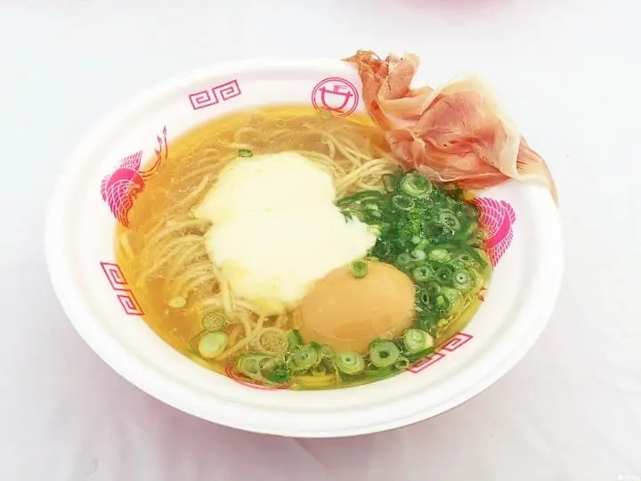 女孩們來「拉麵女子博覽會」大口吃拉麵　