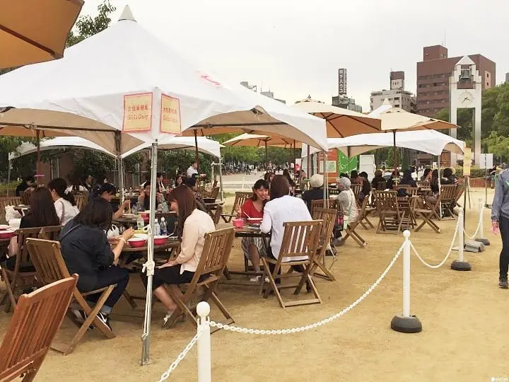 女孩們來「拉麵女子博覽會」大口吃拉麵　