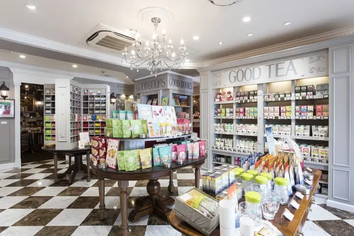 karelcapek吉祥寺店内