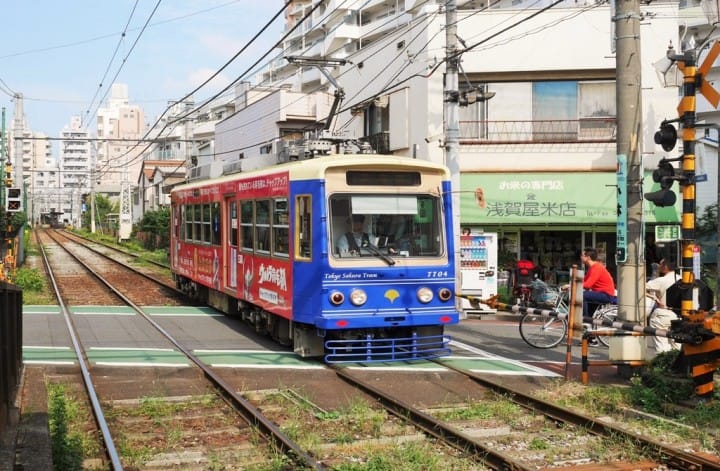 與叮叮作響的路面電車荒川線,進入東京下町老時光