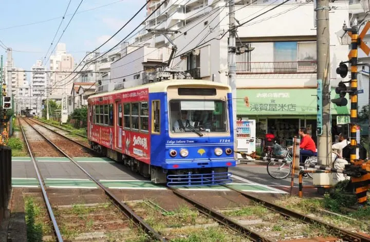 與叮叮作響的路面電車荒川線，進入東京下町老時光