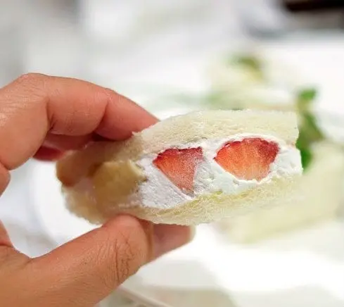 Fruit Sandwich - Japan’s unique snack 
