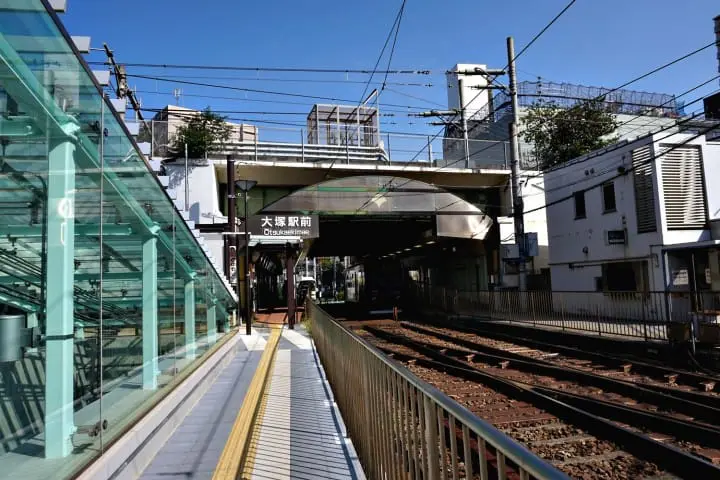 เที่ยวย้อนยุคหนึ่งวันในโตเกียวกับรถรางสายอาราคาวะ ชมกุหลาบสวยๆ ในฤดูใบไม้ร่วง