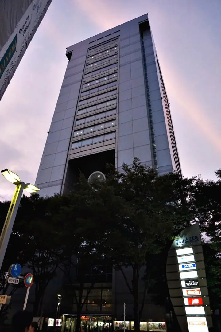 เที่ยวย้อนยุคหนึ่งวันในโตเกียวกับรถรางสายอาราคาวะ ชมกุหลาบสวยๆ ในฤดูใบไม้ร่วง