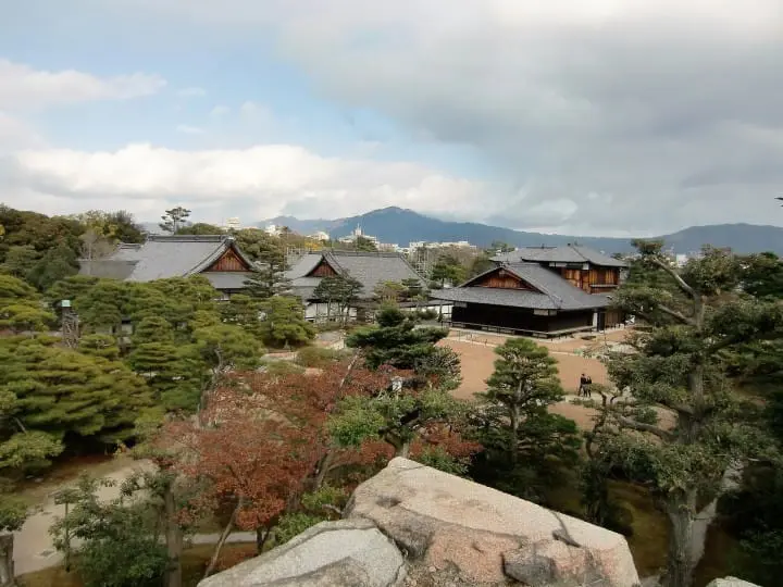 【京都】赏枫旺季时最快的移动方式！地铁东西线赏枫篇