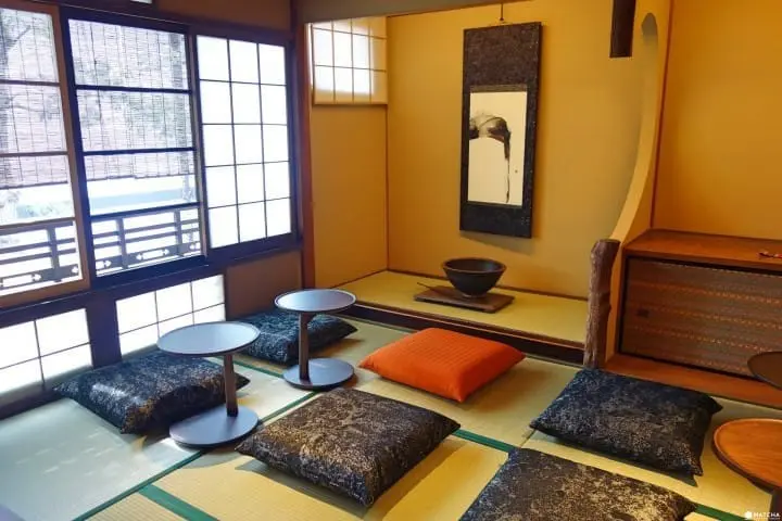 京都二宁坂弥荣茶屋店 内部