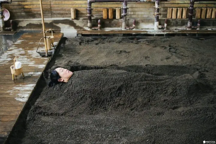 歴史ある建物内部の砂のサウナ！別府・竹瓦温泉「砂湯」は冬こそオススメ