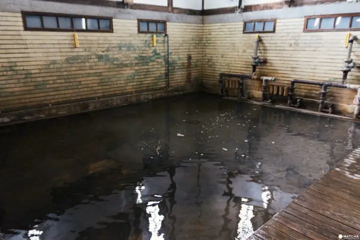 歴史ある建物内部の砂のサウナ！別府・竹瓦温泉「砂湯」は冬こそオススメ