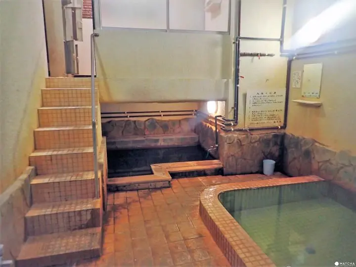 ぬる湯浴室内観