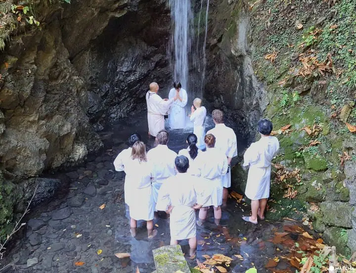 Come and Learn Waterfall Meditation