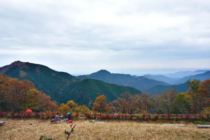 "เขามิตาเกะ" ความงามของธรรมชาติและใบไม้เปลี่ยนสีชานเมืองโตเกียว