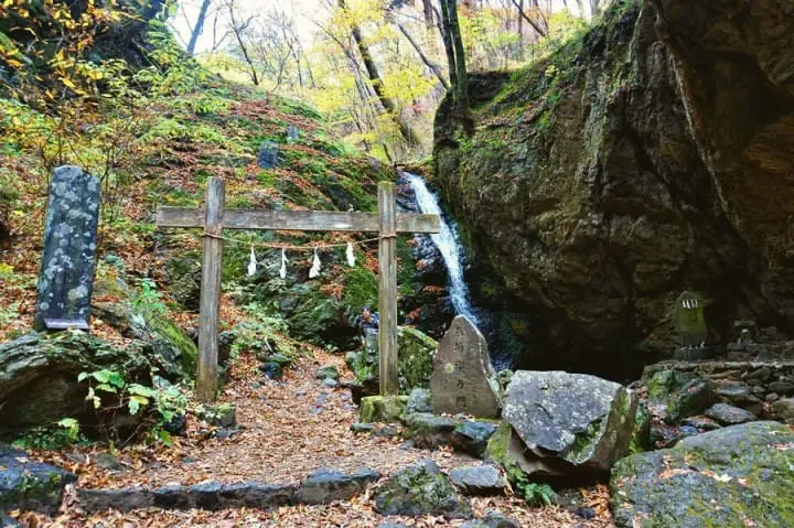 "เขามิตาเกะ" ความงามของธรรมชาติและใบไม้เปลี่ยนสีชานเมืองโตเกียว