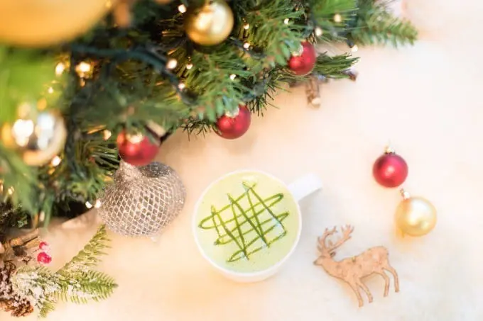 星巴克抹茶白拿铁