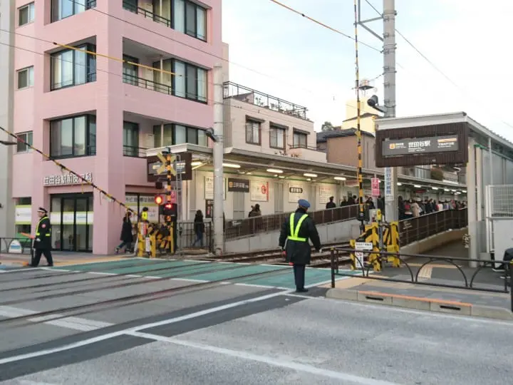 挖寶與排隊小吃之必要！日本最大二手市集「世田谷ボロ市」攻略