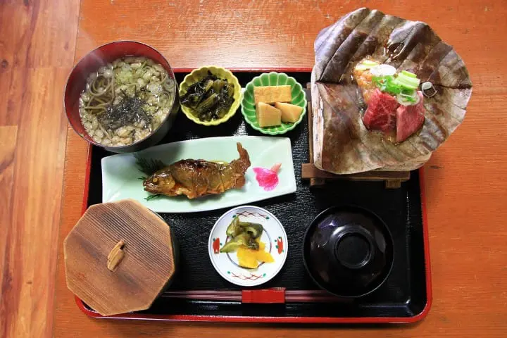 Matsumoto and Takayama in one economical pass, the Three-Star Alps Unlimited Ride Shinjuku Pass