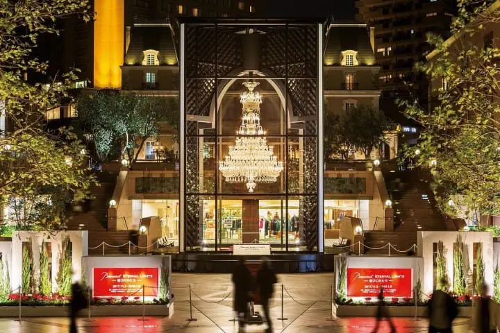 Yebisu Garden Place Winter Illuminations - Warm Christmas Lights And Mulled Wine