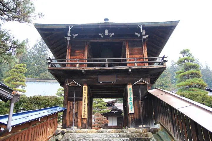 Free ride in Hida Takayama region with one economical pass, the Three-Star Alps Unlimited Ride Shinjuku Pass