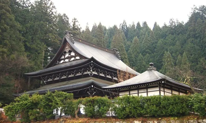 Free ride in Hida Takayama region with the Three-Star Alps Unlimited Ride Shinjuku Pass