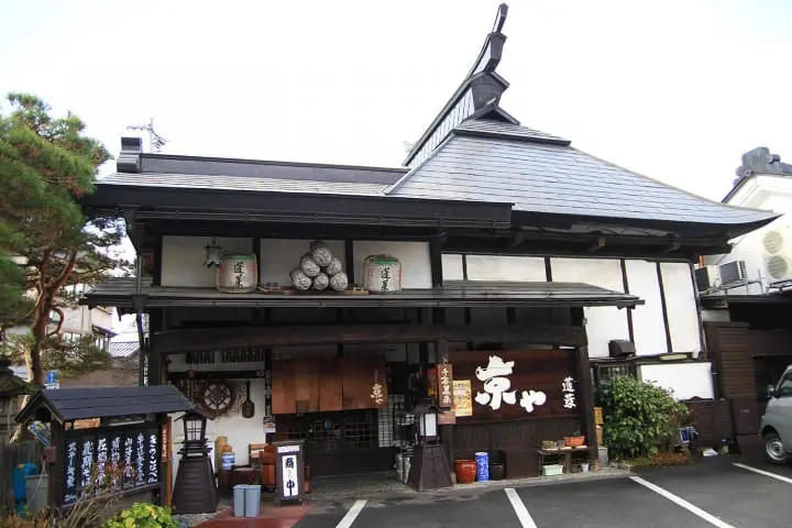 Free ride in Hida Takayama region with the Three-Star Alps Unlimited Ride Shinjuku Pass