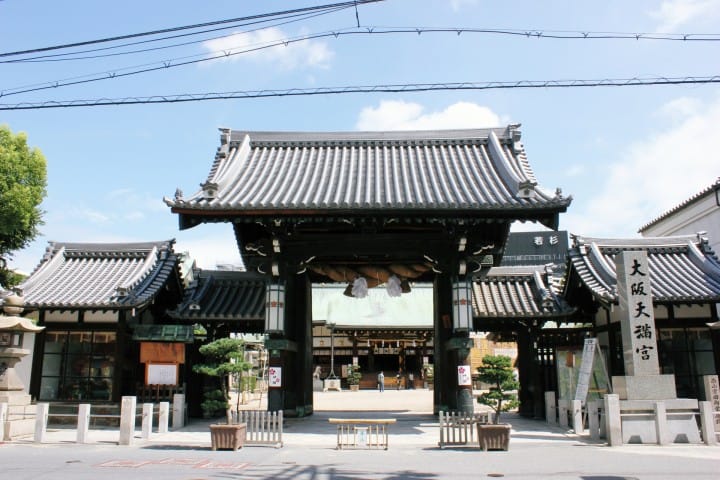 跟著日本人過新年 跨年夜去寺廟 初詣到神社(日本人と一緒にお正月をお祝い、大晦日の夜から年越しを、)