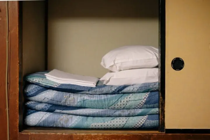 大泽温泉 棉被室内