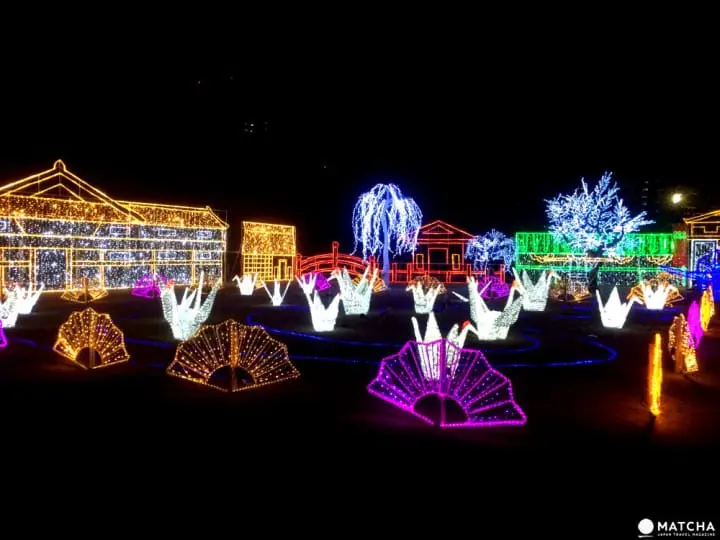 ชมแสงสีอันตระการตายามค่ำคืนของไฟประดับ ณ ปราสาทโอซาก้า