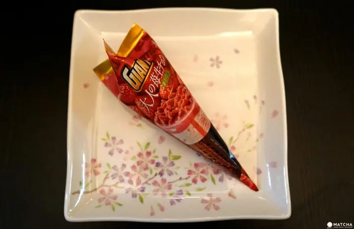 Winter Limited! 11 Strawberry Flavored Items At The Convenience Store