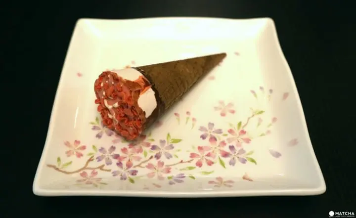 Winter Limited! 11 Strawberry Flavored Items At The Convenience Store