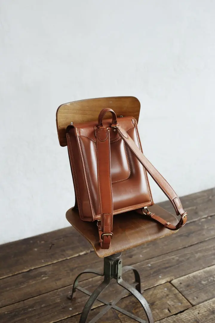 土屋鞄製造所大人書包背面