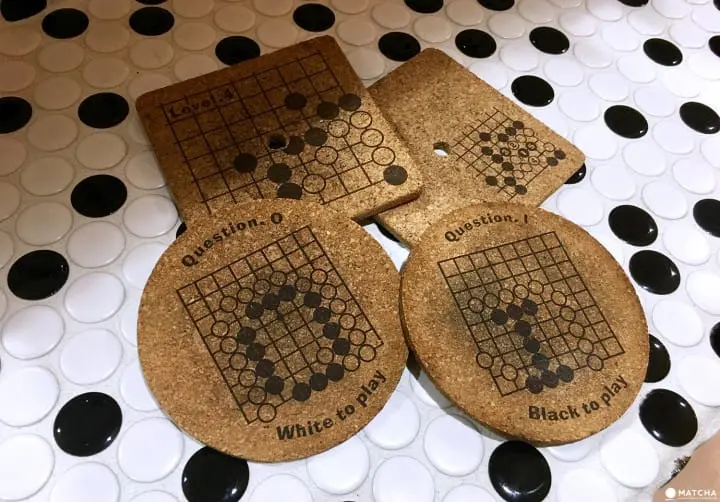 Enjoy a cup of tea while playing Igo at Café and Igo Hidamari