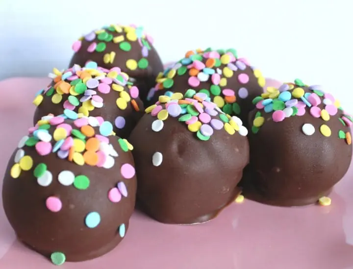 Impress Your Loved One With Homemade Chocolate This Valentine's Day