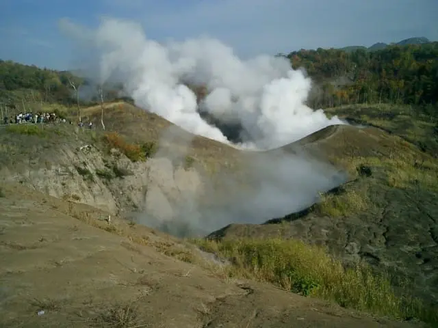 【北海道洞爺湖】泡湯之外還可以這樣玩：獨木舟、騎馬體驗，搭汽船遊中島，朝聖銀魂名店