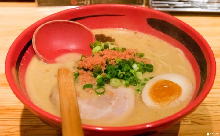 札幌に本店のある人気ラーメン店「えびそば一幻新宿店」の「えびしおそのまま ¥780」。海老の風味が濃厚で旨い。