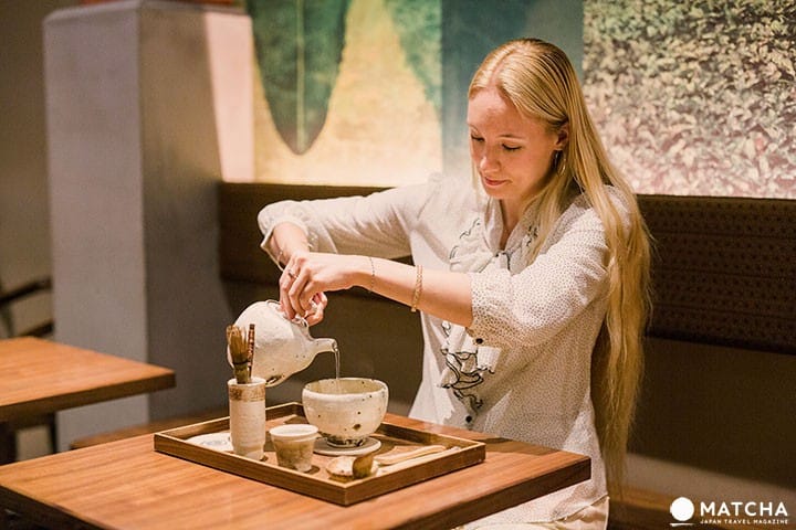 CAFE Osaka Chakai - Taste Delicious Freshly Ground Green Tea In Osaka!
