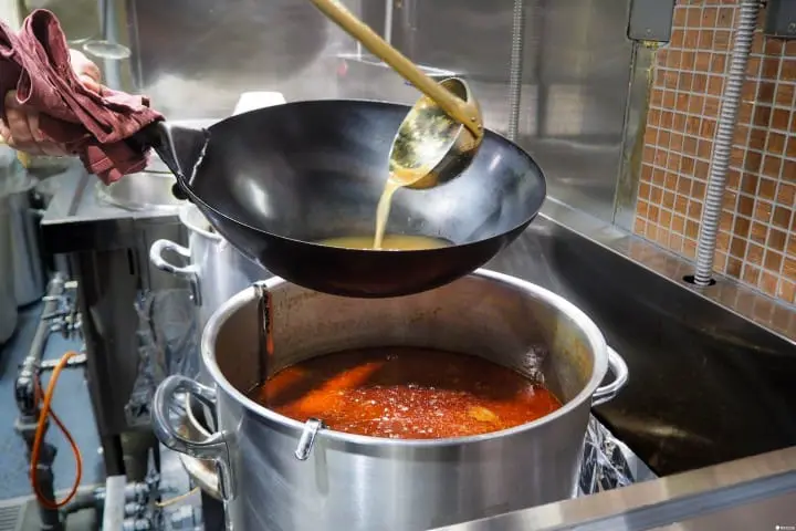 東京JIMOTOYA 蝦拉麵料理